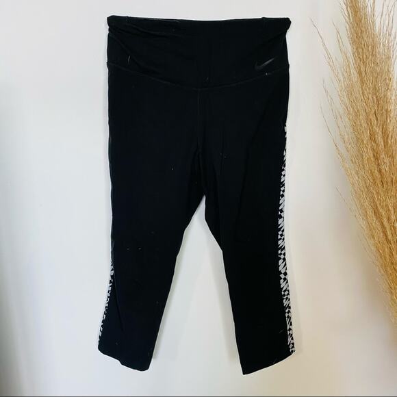 NIKE Black Cropped Leggings White Geometric Pattern Stripe Dri Fit Gym Workout S - Picture 5 of 10